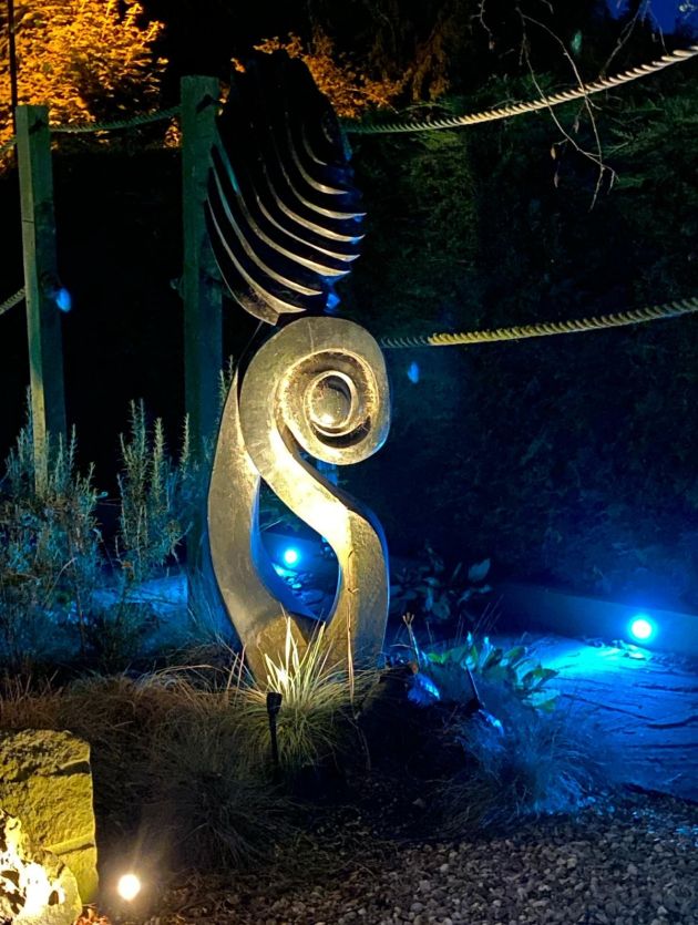 garden design feature statue