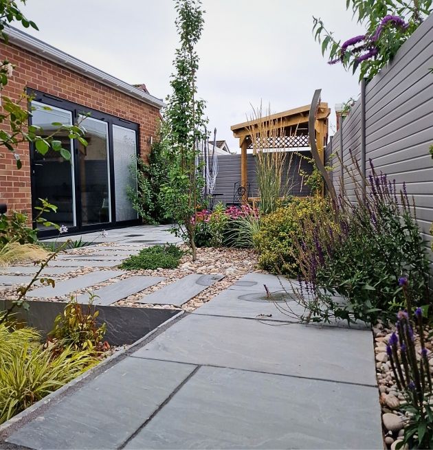 small low maintenance garden